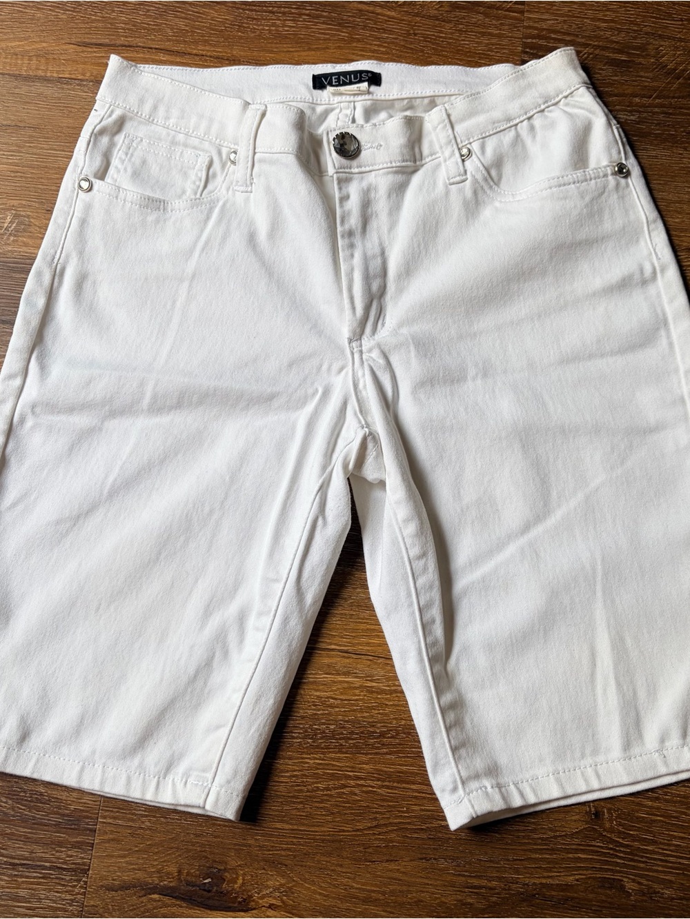 VENUS White Bermuda Denim Shorts Womens 8 Stretch Mid Rise